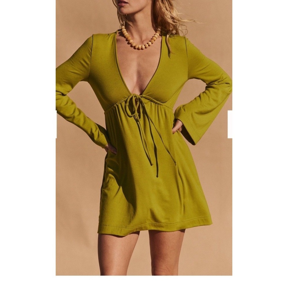 Free People EST Good Feels Long-Sleeve Plunge Mini Dress Sz XS Boho Flare Sleeve - Picture 1 of 8